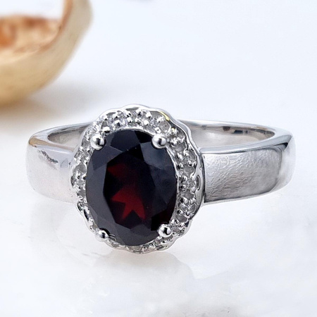Pierścionek srebrny z granatem i kryształami górskimi