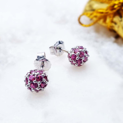 Kolczyki kulki srebrne z granatami sztyfty
