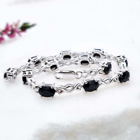 Bransoletka srebrna damska z szafirami czarnymi