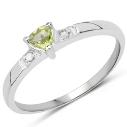 Srebrny pierścionek z perydotem i diamentami