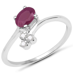 Pierścionek srebrny z rubinem i diamentami