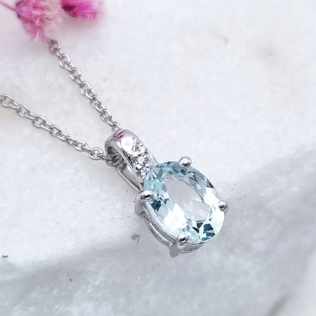 Zawieszka do łańcuszka z akwamarynem i cyrkoniami