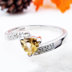 Pierścionek srebrny z cytrynem i diamentami